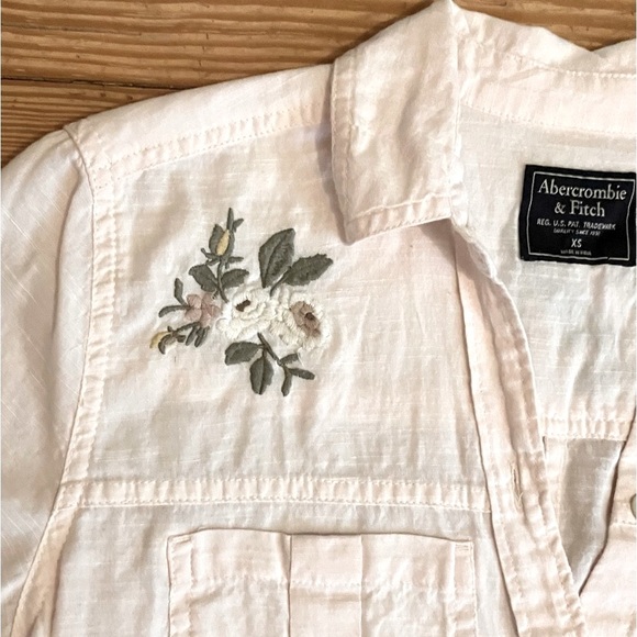 Abercrombie & Fitch light pink floral embroidered top Sz XS - Picture 5 of 9
